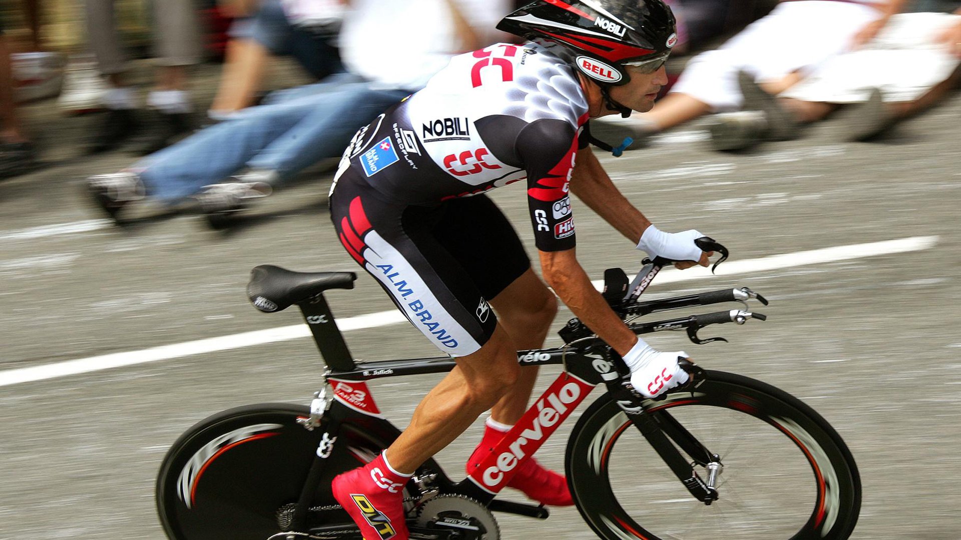 开云权威入口-FIFA面临球员健康风险投诉，赛程过于密集，fifa状态影响