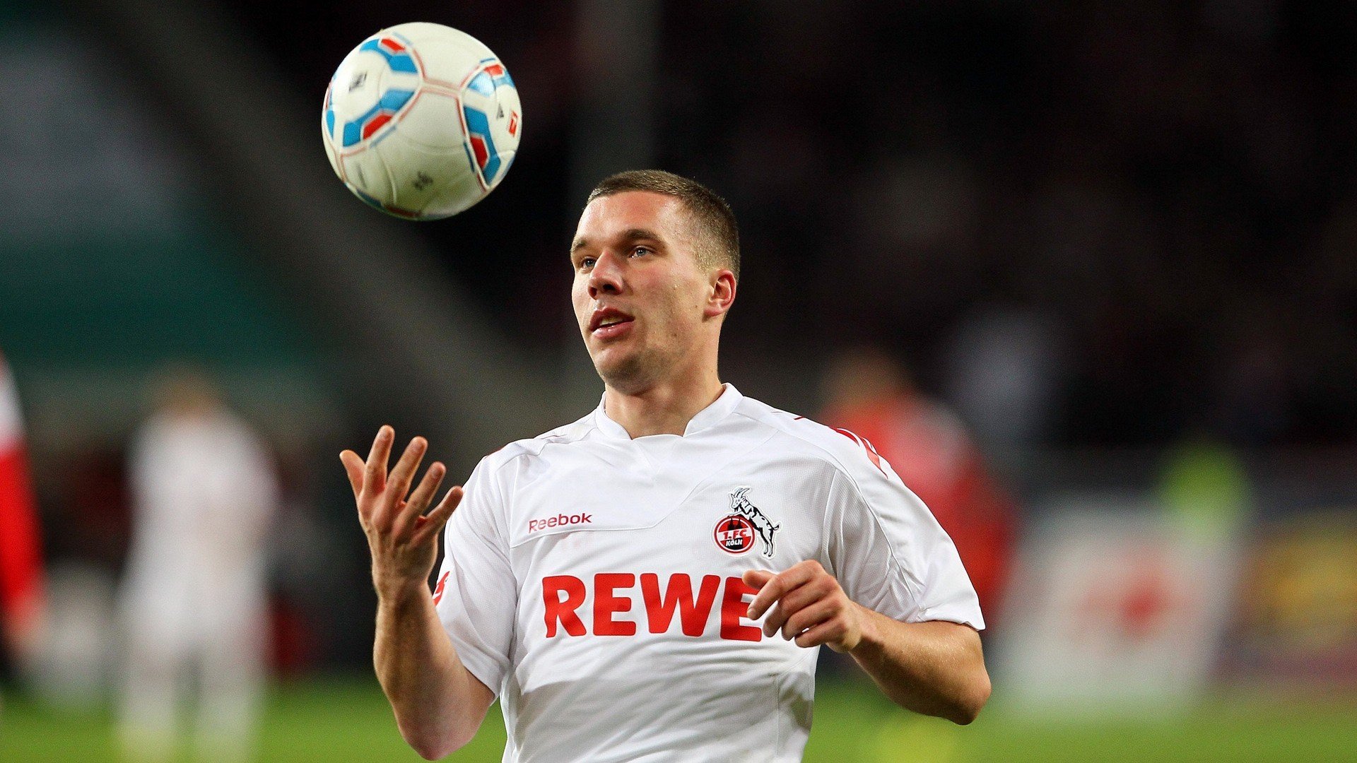 开云-“青少年足球公益培训班在乡村地区开班，点亮希望”，青少年足球训练营招生